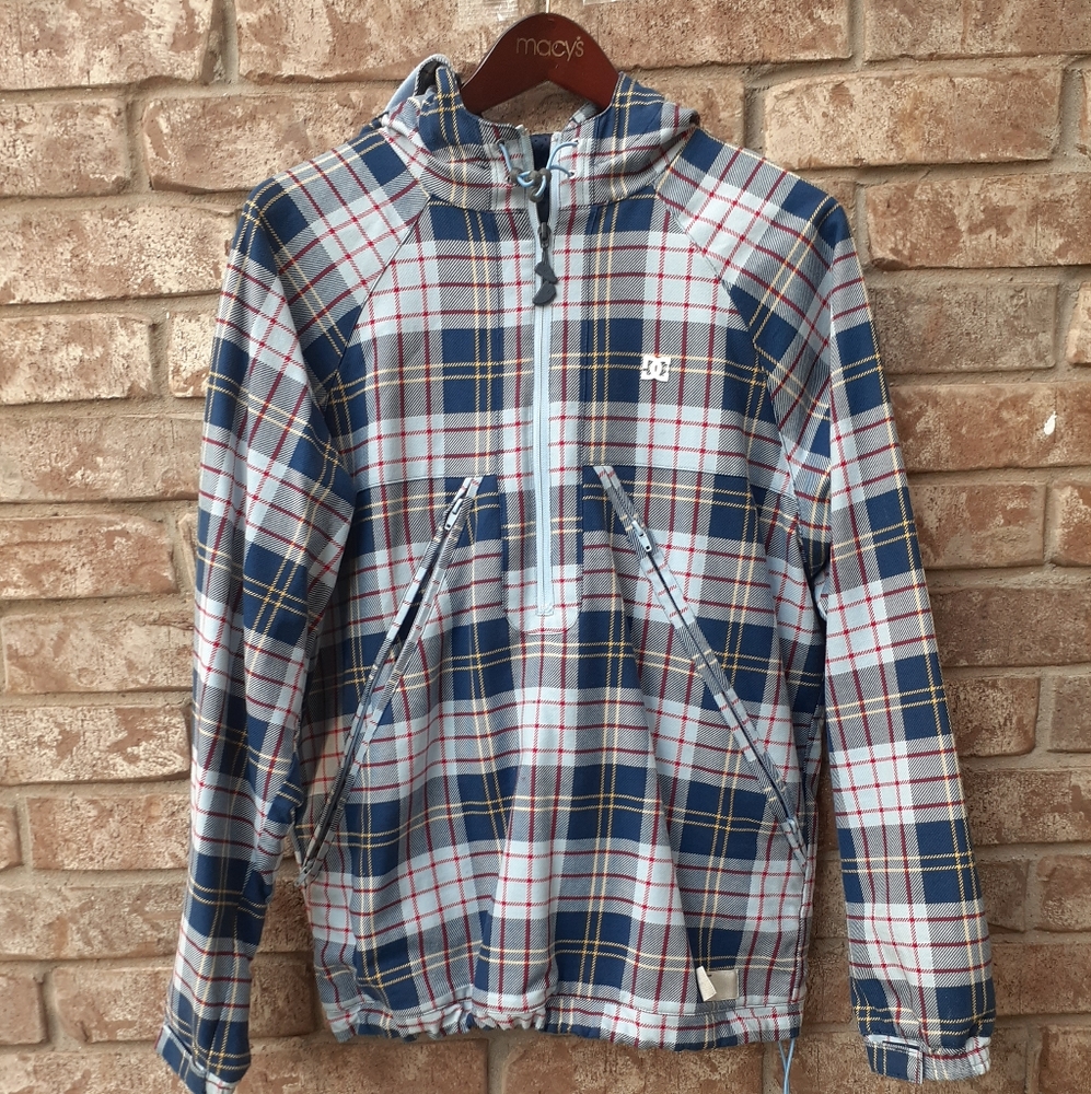 Vintage DC 3 quarter zip pull over.